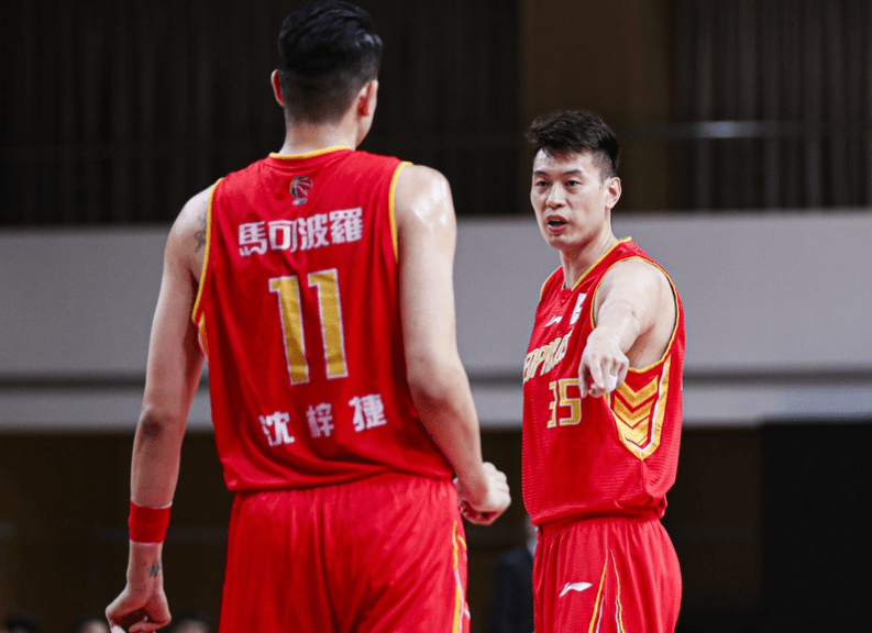 关于关键时刻斯图加特备战国王杯；手感冰凉细节曝光；管理层满意；赛程密集仍需轮换的信息