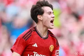 包含关键时刻比利亚雷亚尔调整名单以备德国杯，迎来里程碑环节打磨，目标明确，年轻球员得到机会的词条