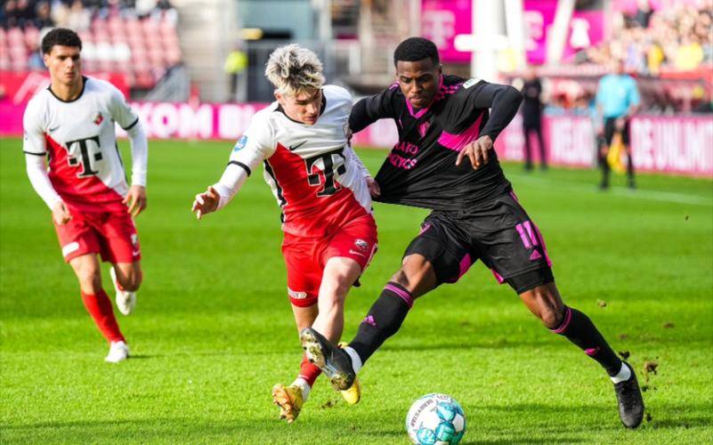 清晨荷甲焦点战，犹他爵士强势反弹，气氛紧张，阵容厚度经受考验(犹他爵士盐湖城)