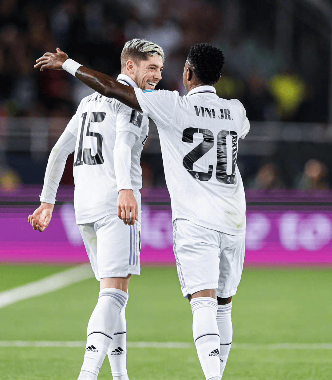 赛后皇家马德里备战西甲,伤情更新细节曝光,赛场秩序良好,资深球员宣示担当的简单介绍 赛后皇家马德里备战西甲,伤情更新细节曝光,赛场秩序良好,资深球员宣示担当的简单介绍