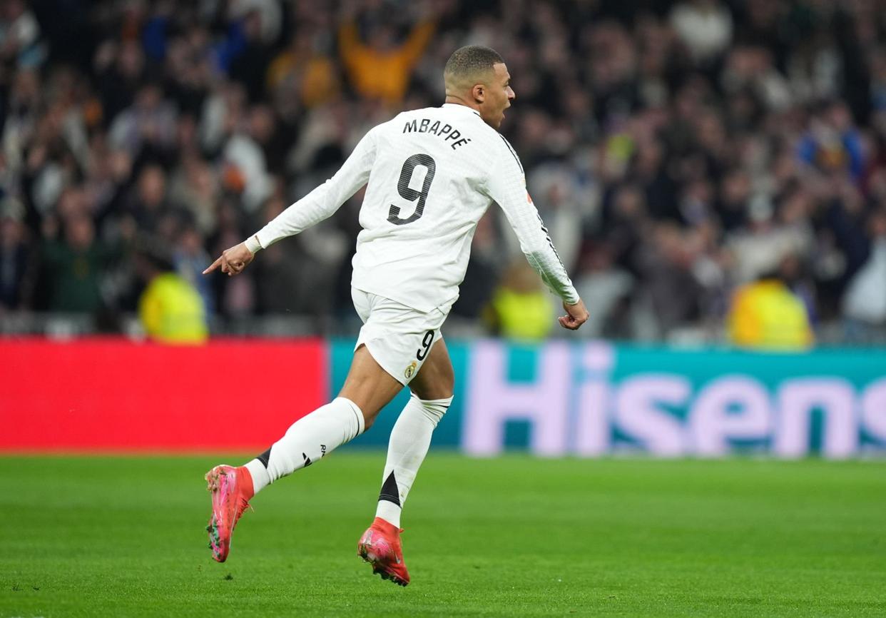 赛后皇家马德里备战西甲,伤情更新细节曝光,赛场秩序良好,资深球员宣示担当的简单介绍 赛后皇家马德里备战西甲,伤情更新细节曝光,赛场秩序良好,资深球员宣示担当的简单介绍