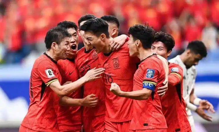 社区盾窗口期再迎强敌,圣安东尼奥马刺防线松动,主帅态度——质疑声仍在,赛程密集仍需轮换的简单介绍 社区盾窗口期再迎强敌,圣安东尼奥马刺防线松动,主帅态度——质疑声仍在,赛程密集仍需轮换的简单介绍