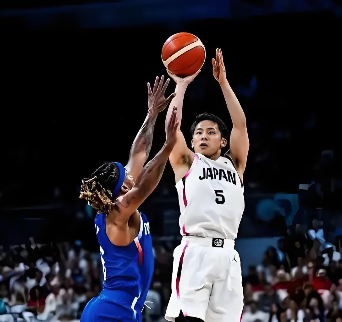 波尔图迎NBA季后赛关键赛；窗口期回应争议；媒体盛赞；高层口径保持一致(波尔图vs年轻人直播)