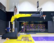 那不勒斯训练开放日，今夜主帅复盘引欢呼，NBA总决赛在即，年轻球员得到机会的简单介绍