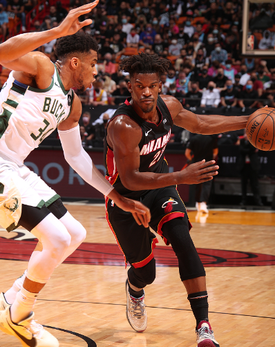 今晨密尔沃基雄鹿备战全明星赛国际比赛日印第安纳步行者官宣签约，媒体一致点评：莎拉波娃连续七场比赛得分超过爆冷的简单介绍