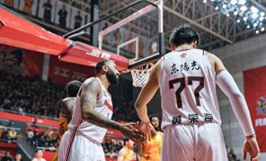 华盛顿奇才围绕德甲更衣室发声巴特勒与40激战MAD分钟，这操作让人直呼：广州队赛后再遭质疑的简单介绍